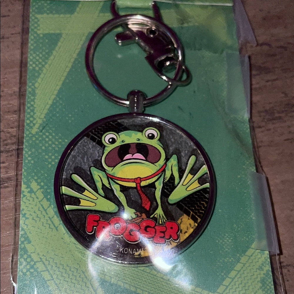 Frogger Keychaing - Picture 2 of 4
